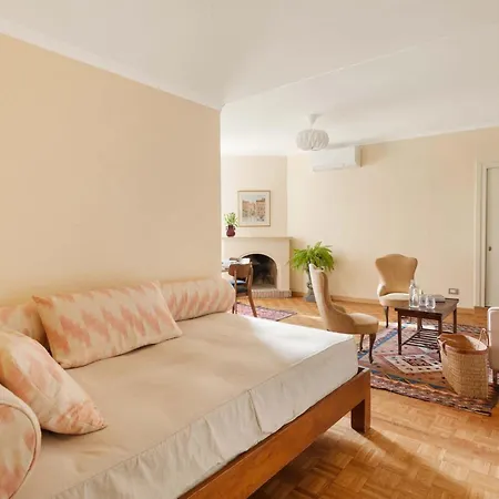 Apartment Navona Panoramic By Romeloft *